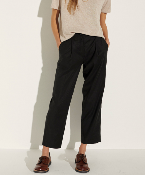 Shop Everyday Crop Trouser | Chic Pleated Women's Pants – The Reset